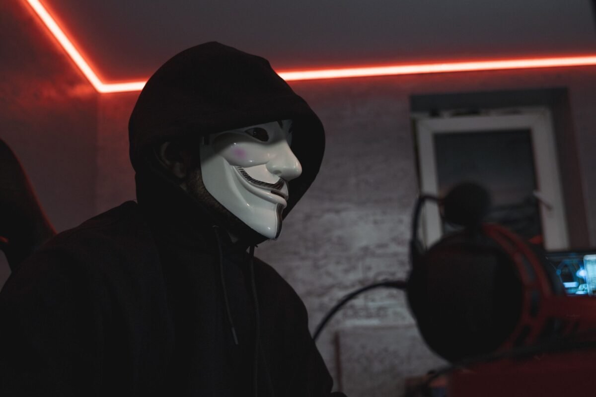 【網路交友法律指南】曖昧抖內算詐騙?律師教你如何劃分「商業曖昧」與「刑事詐欺」的紅線